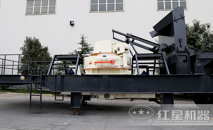 輪胎式移動(dòng)破碎機(jī) 輪胎式移動(dòng)破碎機(jī)