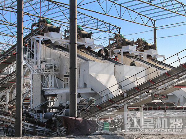 砂石骨料生產(chǎn)線現(xiàn)場(chǎng) 砂石骨料生產(chǎn)線現(xiàn)場(chǎng)