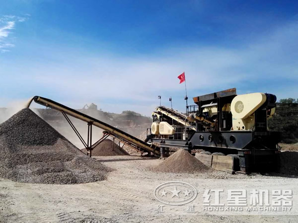 車載式移動(dòng)制沙機(jī)工作現(xiàn)場(chǎng) 車載式移動(dòng)制沙機(jī)工作現(xiàn)場(chǎng)