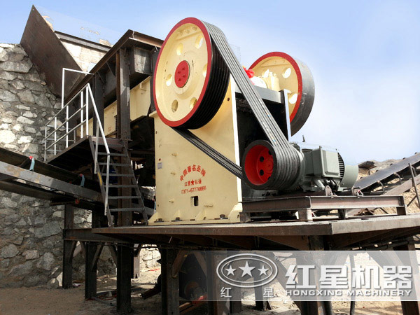 顎式破碎機(jī)生產(chǎn)現(xiàn)場