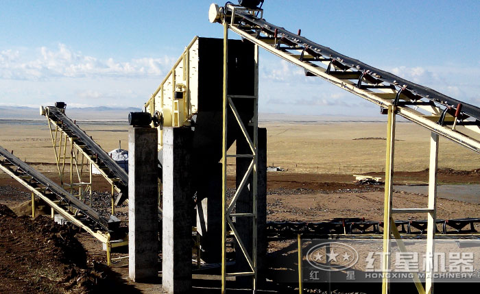 振動(dòng)篩沙機(jī)還是可移動(dòng)的好，流動(dòng)作業(yè)隨時(shí)轉(zhuǎn)場(chǎng)