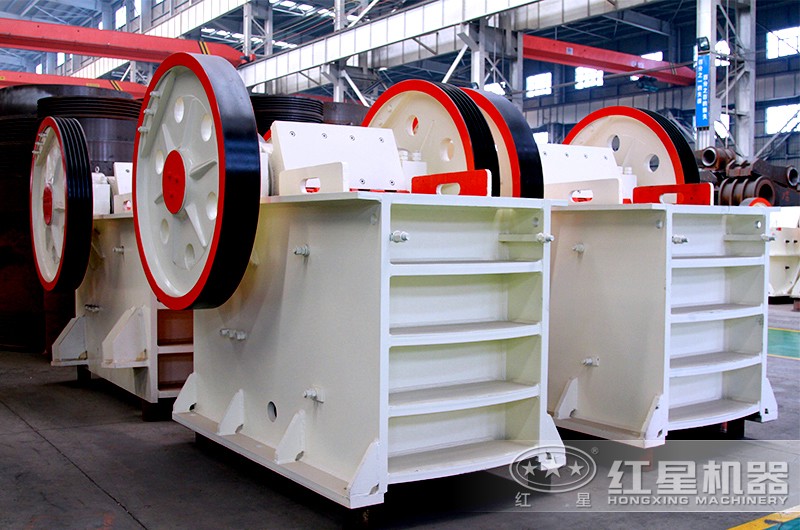 20萬(wàn)方青石能打出多少石頭？有省錢的石頭破碎設(shè)備配置方案推薦嗎？