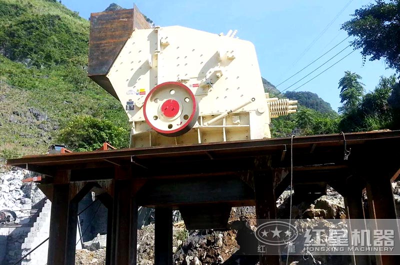 石料生產(chǎn)線現(xiàn)場實(shí)拍圖 石料生產(chǎn)線現(xiàn)場實(shí)拍圖