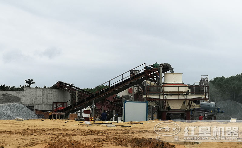 大型制砂機(jī)工作現(xiàn)場(chǎng) 大型制砂機(jī)工作現(xiàn)場(chǎng)