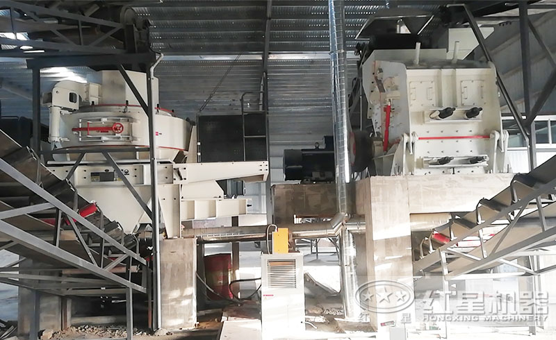 客戶來(lái)廠咨詢：想購(gòu)買日產(chǎn)1000噸的制砂機(jī)，有推薦的型號(hào)嗎？