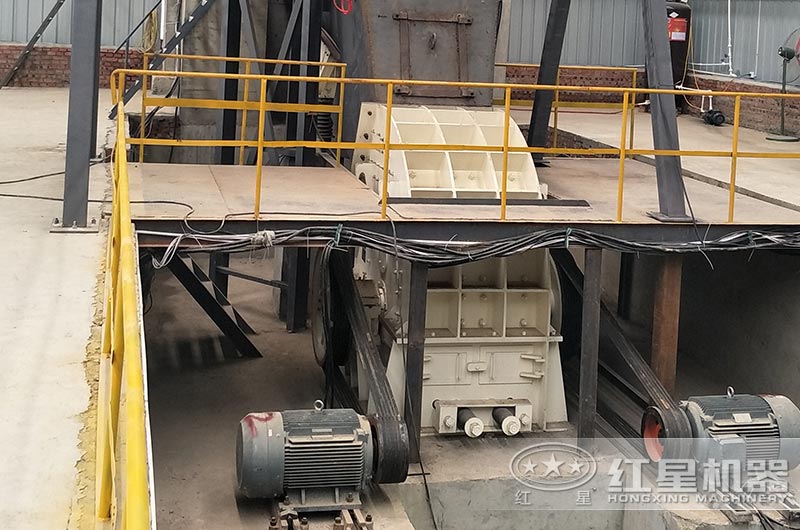 錘式制砂設(shè)備處理濕物料加工現(xiàn)場(chǎng) 錘式制砂設(shè)備處理濕物料加工現(xiàn)場(chǎng)