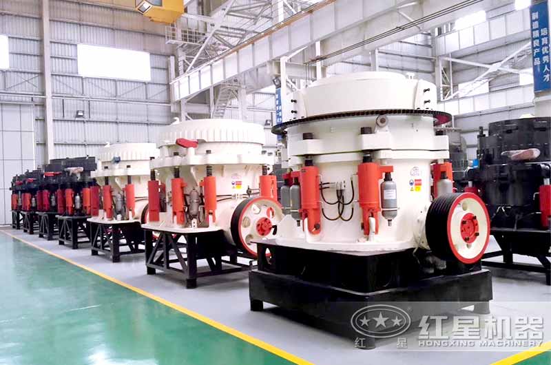 二級破碎設備圓錐破，前期投資成本高，后期運行成本低