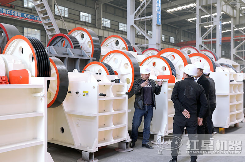 用戶(hù)到顎式破碎機(jī)廠家實(shí)地參觀考察 用戶(hù)到顎式破碎機(jī)廠家實(shí)地參觀考察