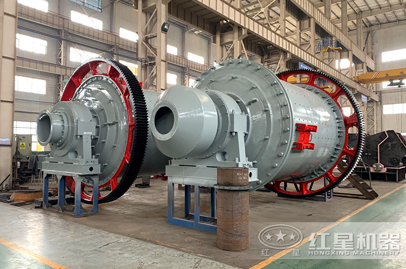 小型球磨機車間實拍，型號齊全