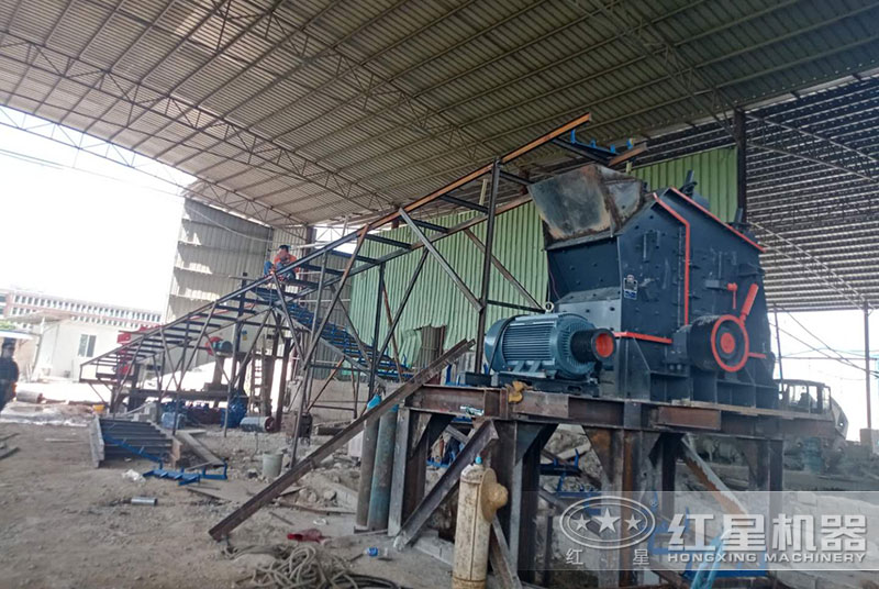 破碎生產(chǎn)線(xiàn)中常用的碎石機(jī)有哪些？全套生產(chǎn)方案配置