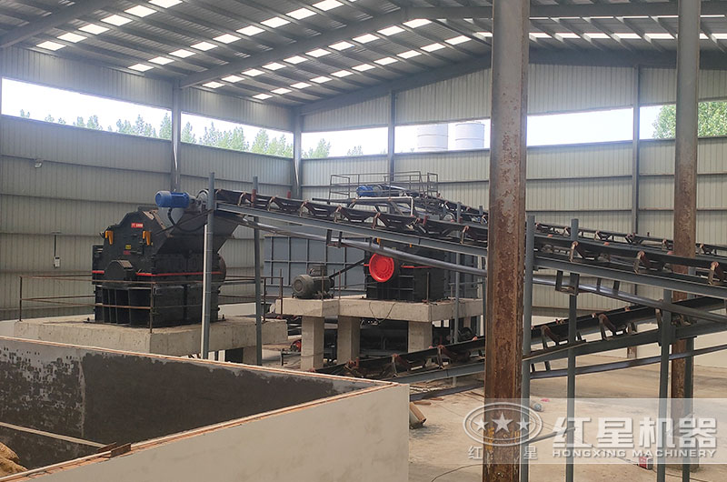 1414破碎機(jī)工作現(xiàn)場(chǎng)圖片 1414破碎機(jī)工作現(xiàn)場(chǎng)圖片