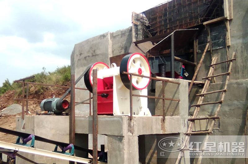 小型碎石機(jī)器有哪些？多少錢(qián)一臺(tái)？