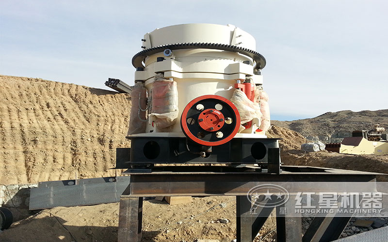 hp300圓錐破碎機(jī)每小時(shí)產(chǎn)多少噸？多少錢一臺(tái)？