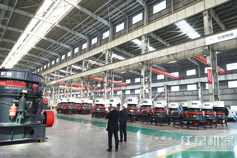 毛石破碎機(jī)價(jià)格實(shí)惠，客戶來紅星考察