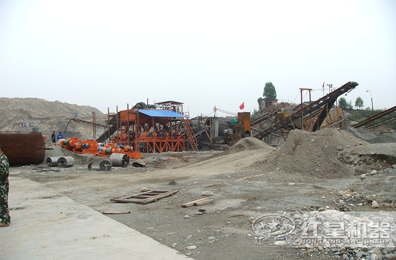 小型液壓對輥破碎機(jī)常用型號(hào)及價(jià)格，提供現(xiàn)場視頻